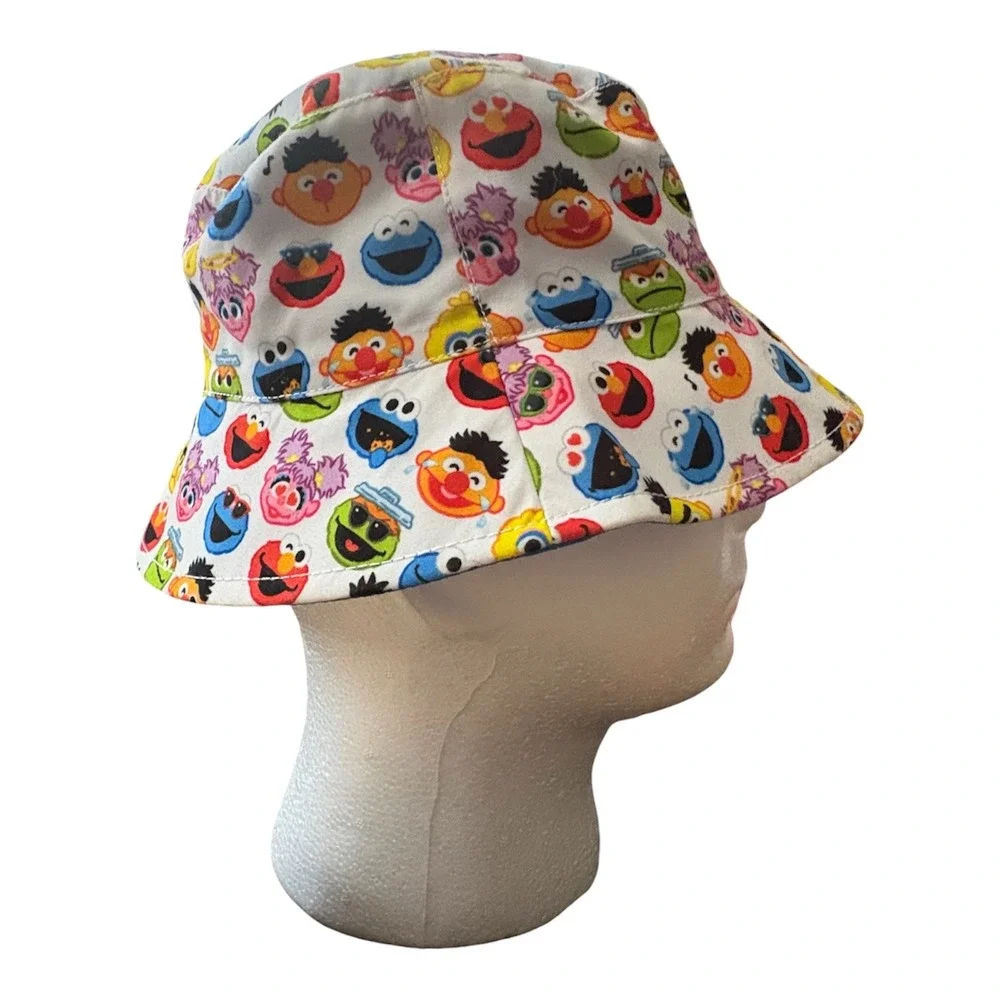 Sea World & Bush Gardens Sesame Street Children's Reversible‎ Bucket Hat Blue